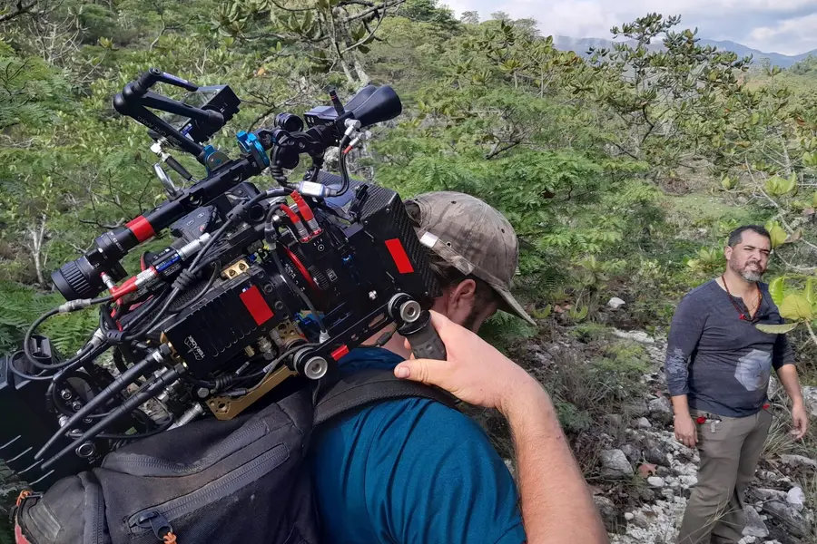 Shoulder rig on the move through hill country